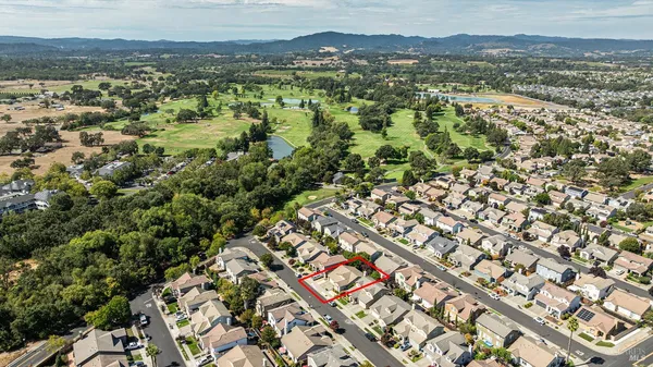 $795,000 | 7225 16th Hole Drive, Windsor, CA 95492