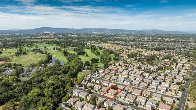 $795,000 | 7225 16th Hole Drive, Windsor, CA 95492