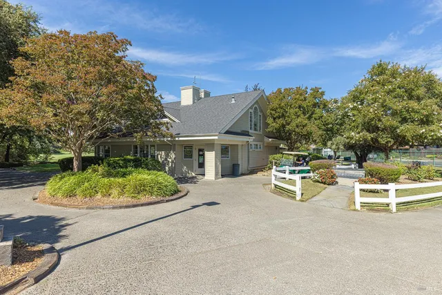 $795,000 | 7225 16th Hole Drive, Windsor, CA 95492