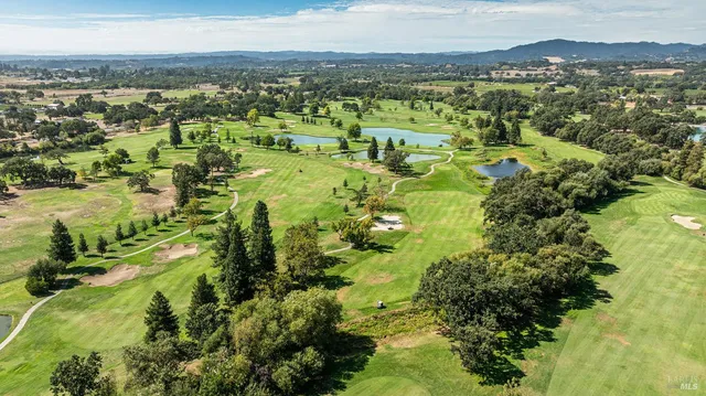 $795,000 | 7225 16th Hole Drive, Windsor, CA 95492