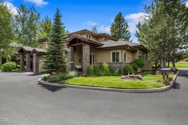 $1,050,000 | 61899 Broken Top Drive, Bend, OR 97702