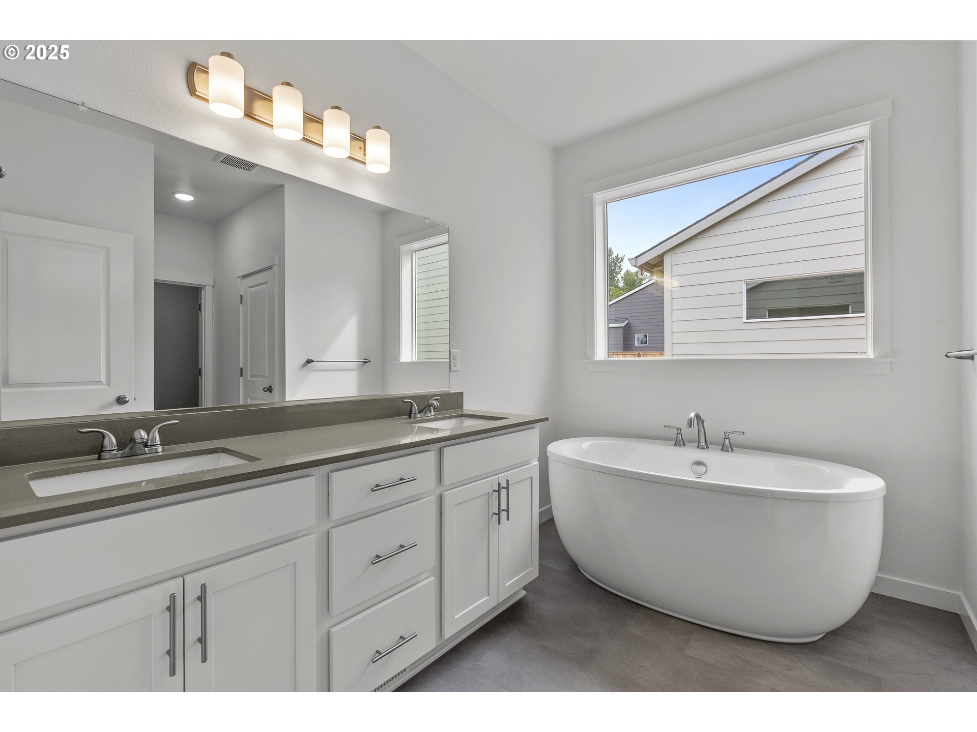 706 Tigerlily Street Silverton, OR 97381 - Photo 21 of 35