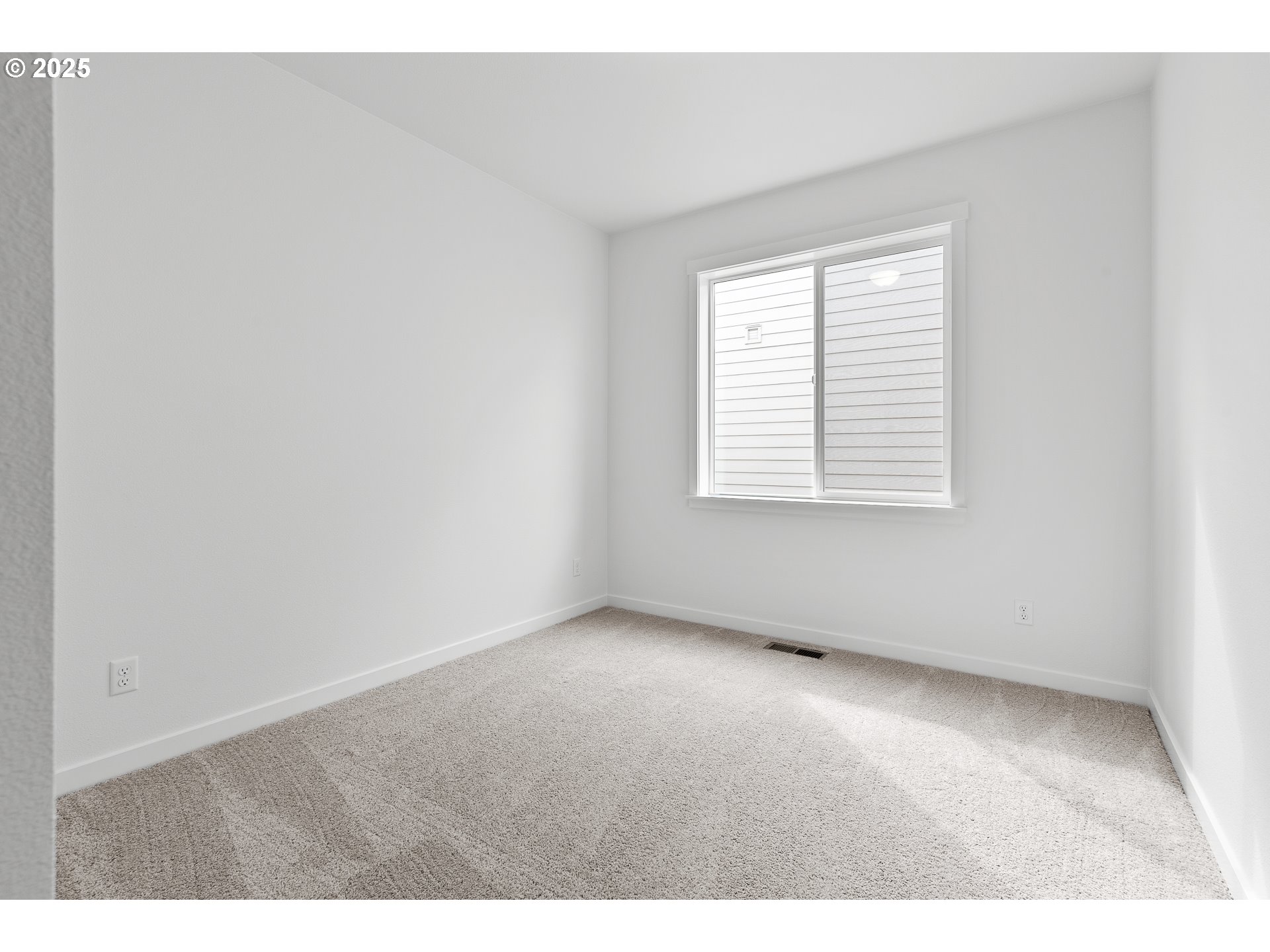 706 Tigerlily Street Silverton, OR 97381 - Photo 25 of 35