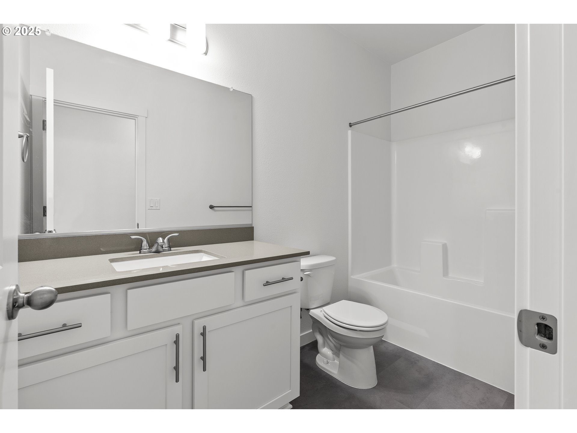 706 Tigerlily Street Silverton, OR 97381 - Photo 29 of 35