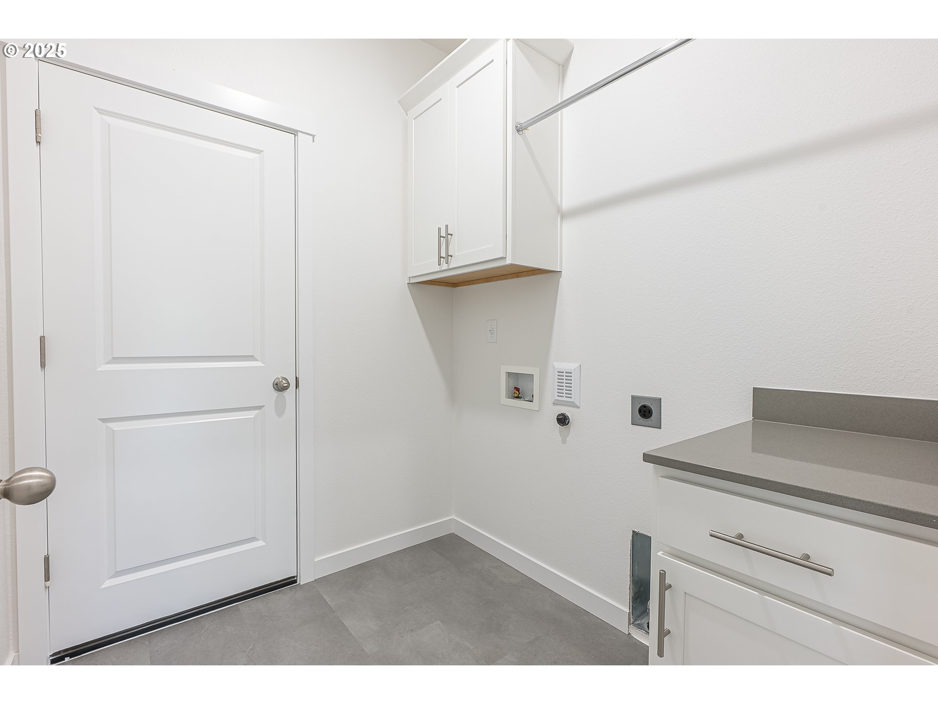 706 Tigerlily Street Silverton, OR 97381 - Photo 30 of 35