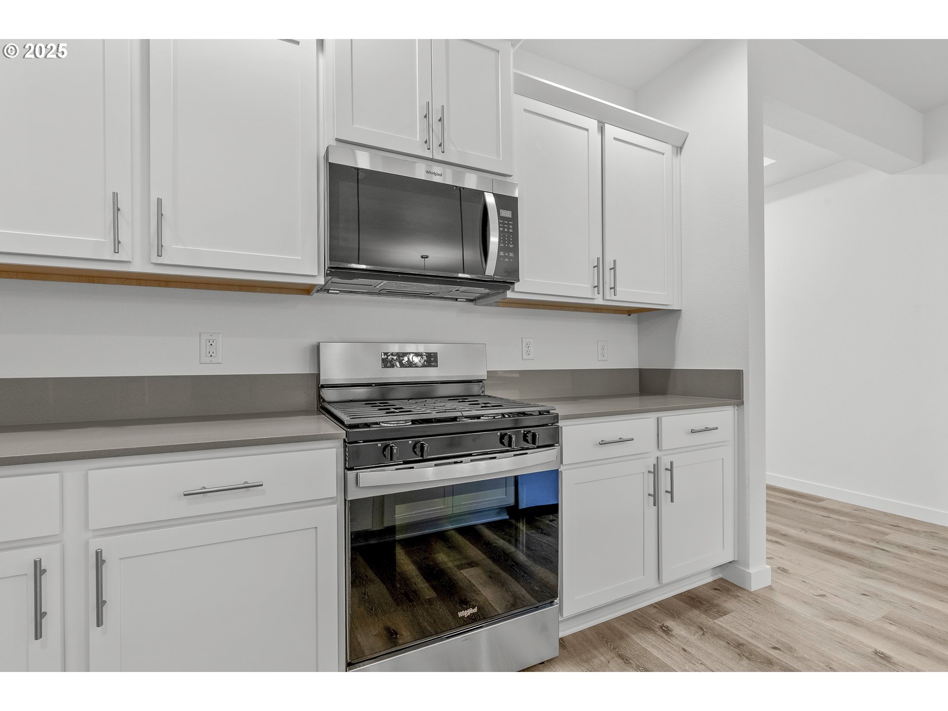 706 Tigerlily Street Silverton, OR 97381 - Photo 9 of 35