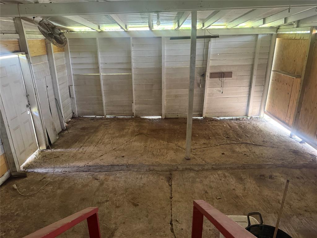 1825 East Pierce Street Luling, TX 78648 - Photo 11 of 16 Outdoor storage area.