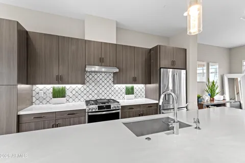 $749,900 | 1717 East Morten Avenue, Unit 3, Phoenix, AZ 85020