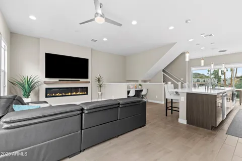 $749,900 | 1717 East Morten Avenue, Unit 3, Phoenix, AZ 85020