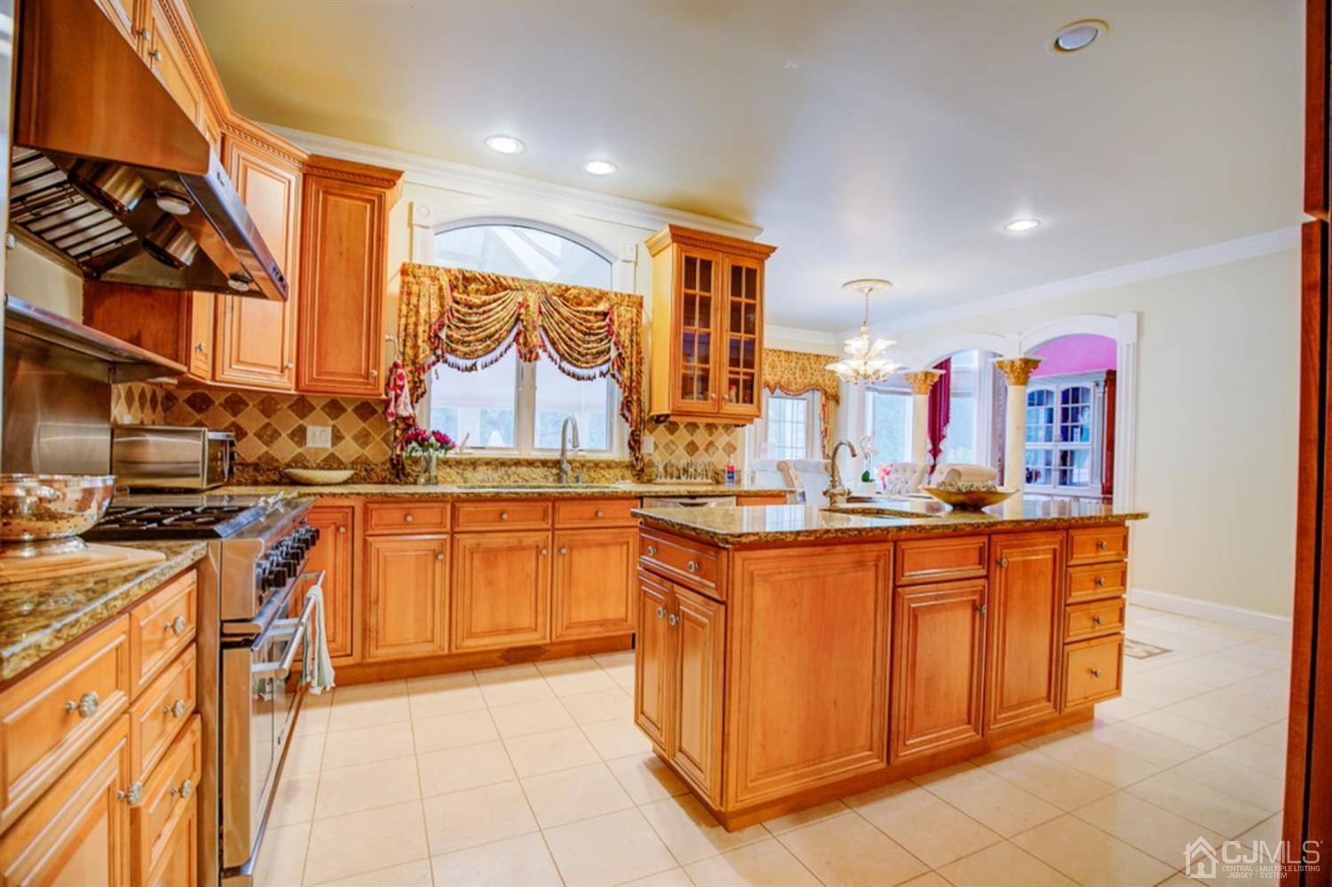 54 Meredith Road Colonia, NJ 07067 - Photo 15 of 41 Gallery Image 15