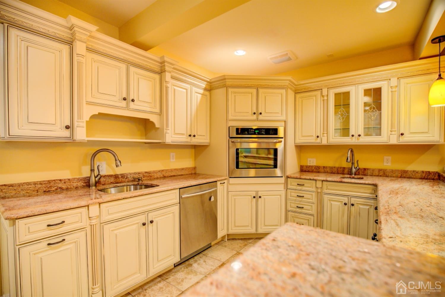 54 Meredith Road Colonia, NJ 07067 - Photo 31 of 41 Gallery Image 31