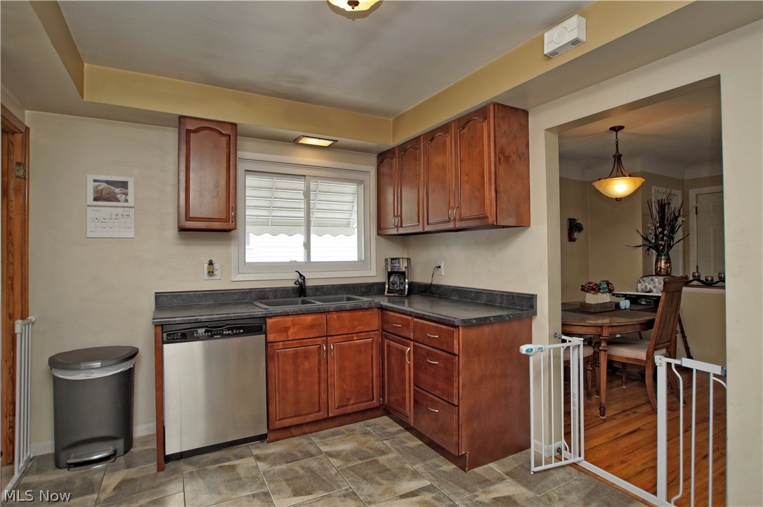 28638 Forest Road Willowick, OH 44095 - Photo 16 of 29