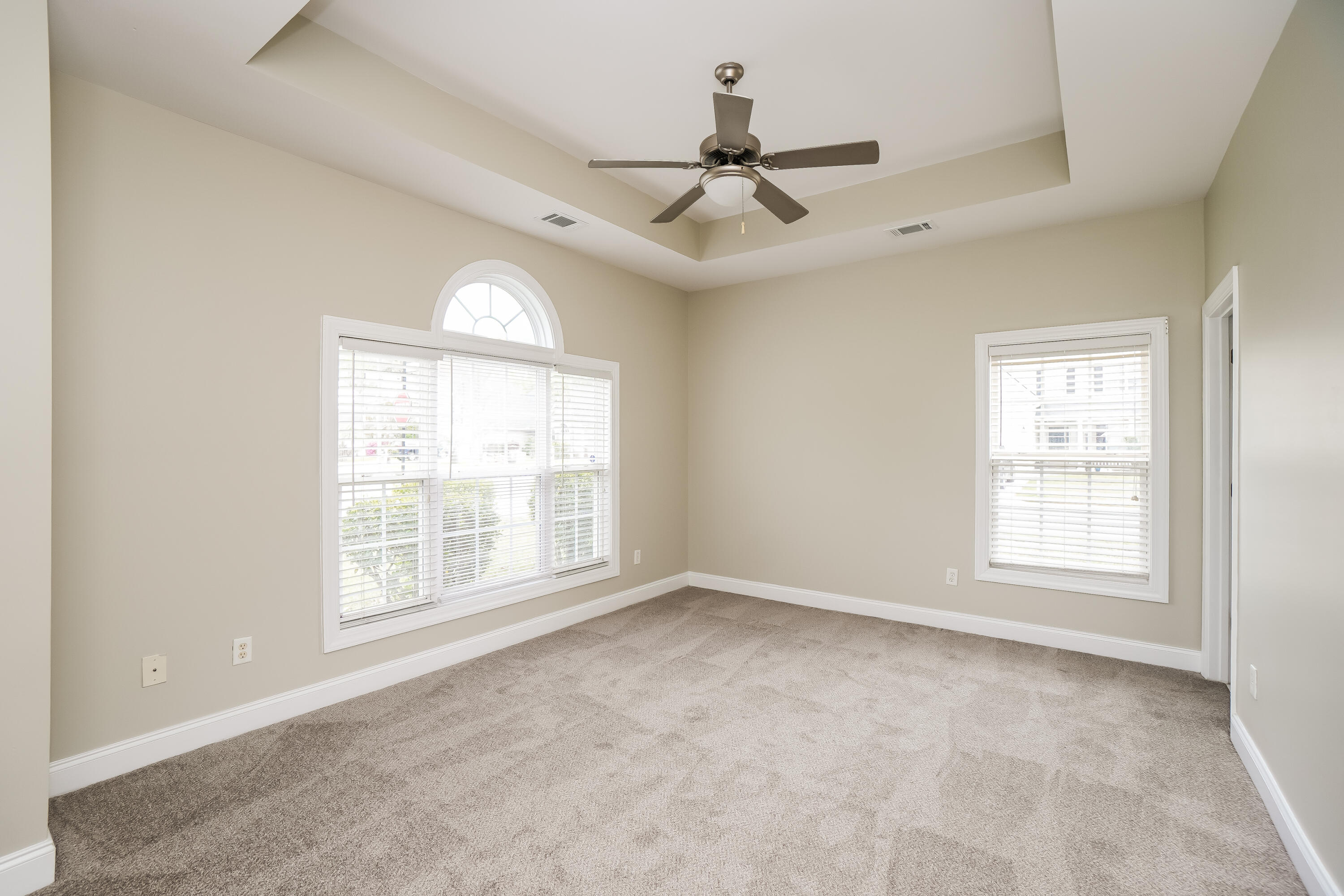 4901 Pineridge Road Summerville, SC 29485 - Photo 5 of 16 11-photo-Main-Bathroom-cf527b50-757a-48d