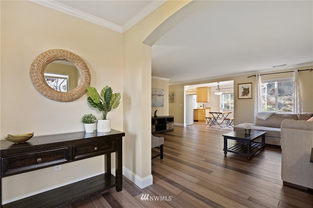 229 Ferndale Avenue Southeast Renton, WA 98056 - Photo 3 of 26