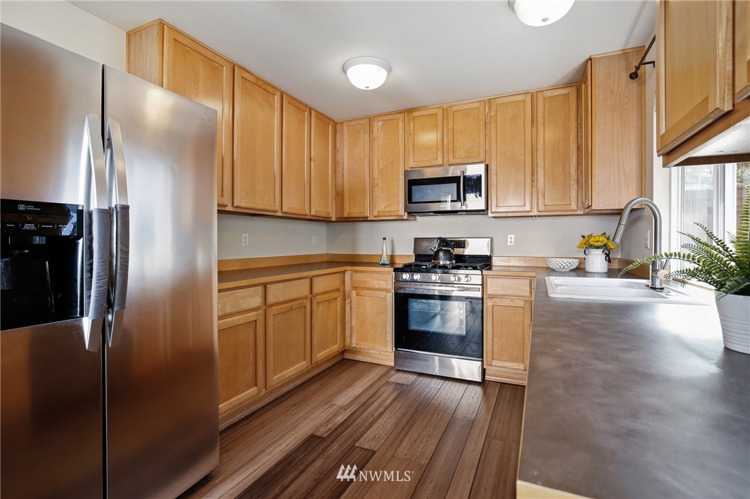 229 Ferndale Avenue Southeast Renton, WA 98056 - Photo 9 of 26