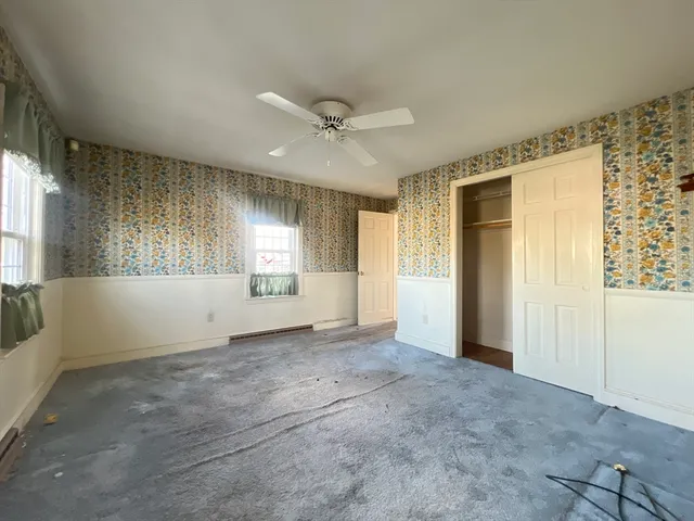 a view of livingroom with hardwood floor