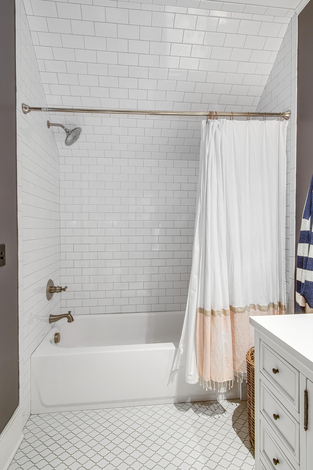 1801 Laurel Ridge Drive Nashville, TN 37215 - Photo 43 of 65 a bathroom with a bathtub and a sink