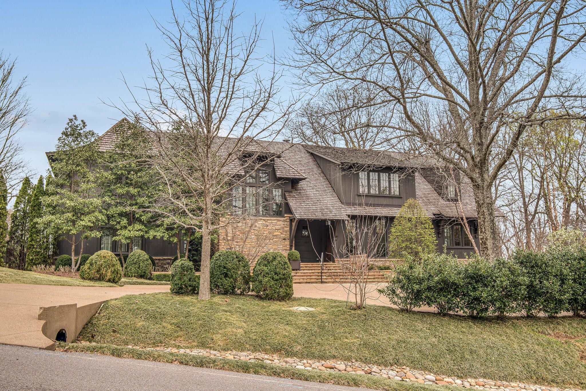 1801 Laurel Ridge Drive Nashville, TN 37215 - Photo 6 of 65 front view of a house with a large trees