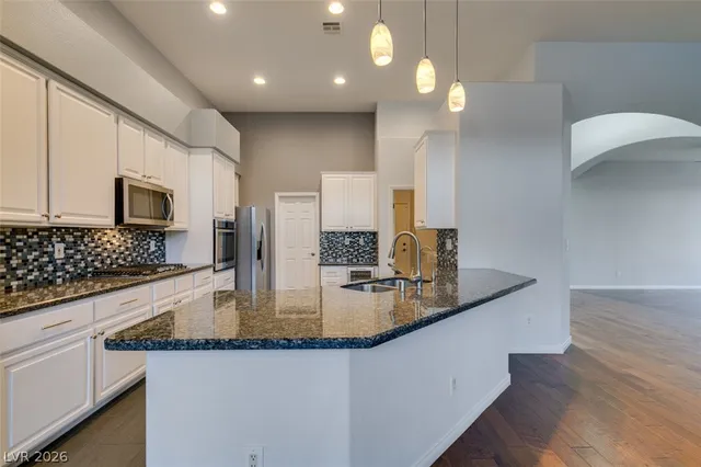 $3,650 | 2042 Poetry Avenue, Henderson, NV 89052