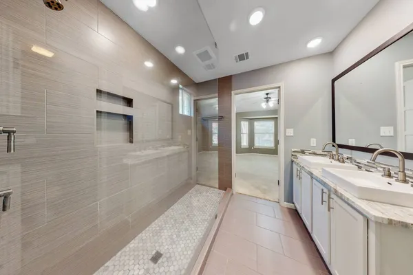 $2,400 | 221 Creek Ridge Lane, Round Rock, TX 78664