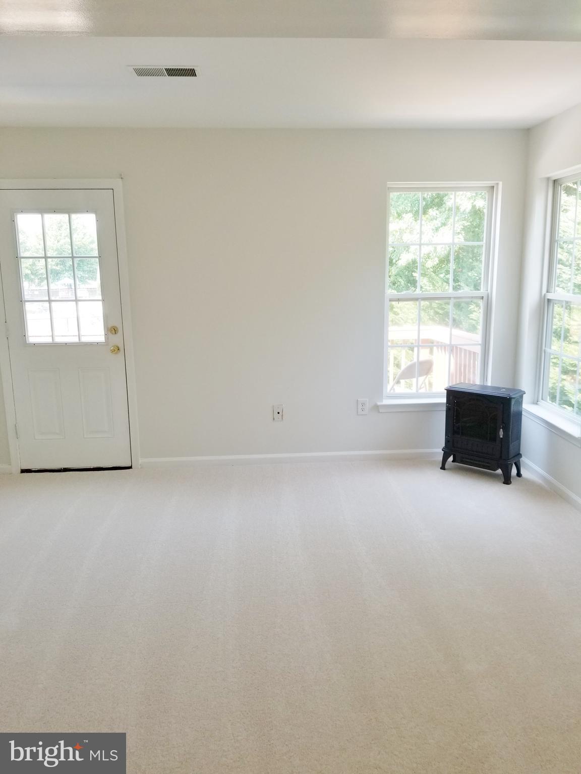 1818 Weybridge Road Frederick, MD 21702 - Photo 22 of 47 Sitting room