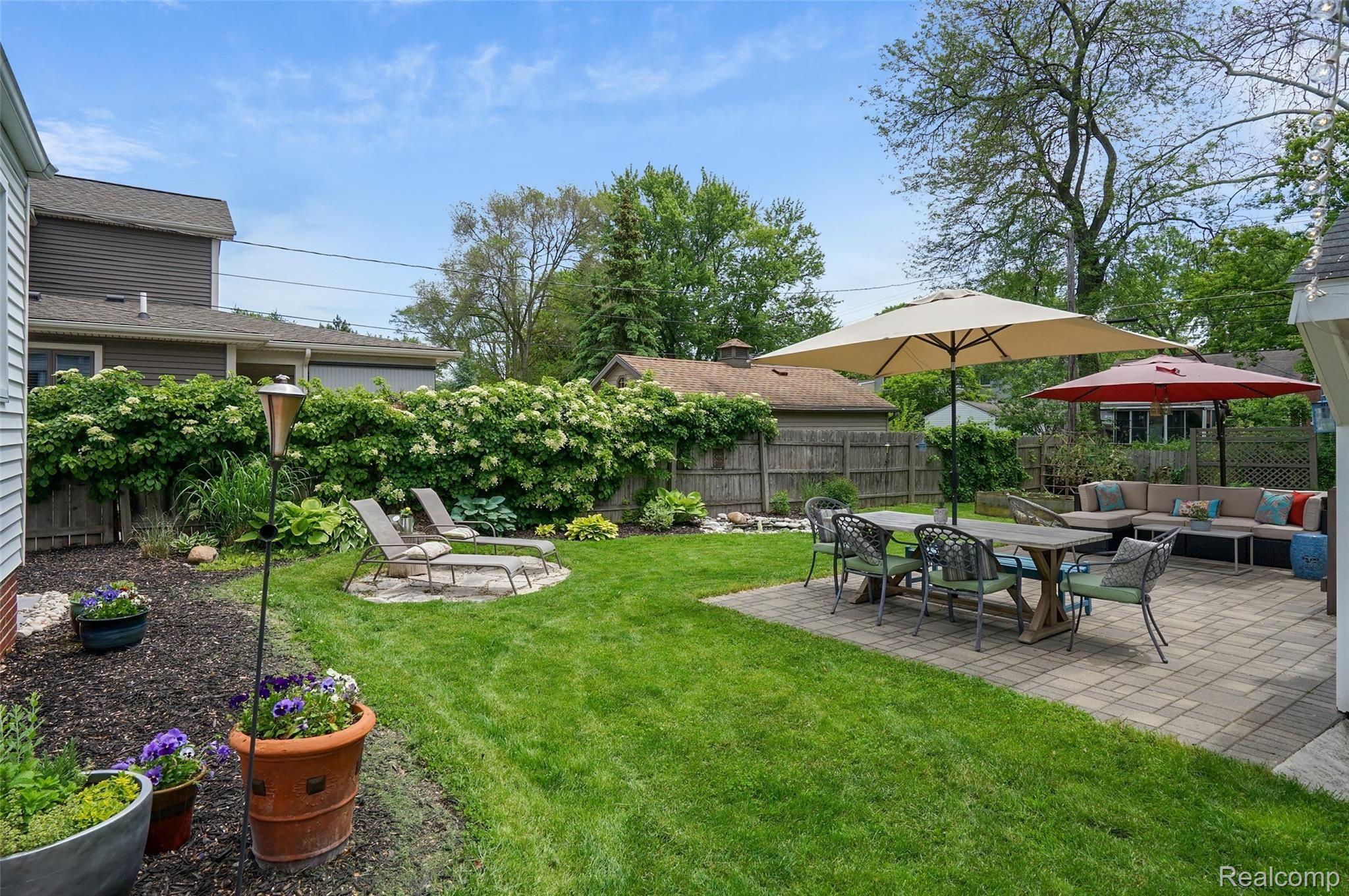 2494 Manchester Road Birmingham, MI 48009 - Photo 30 of 38 DSC08157.jpg