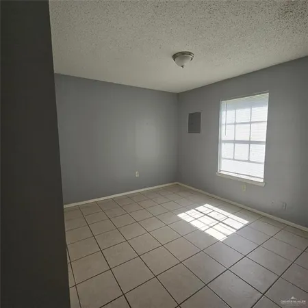 $725 | 303 South Palm Drive, Pharr, TX 78577