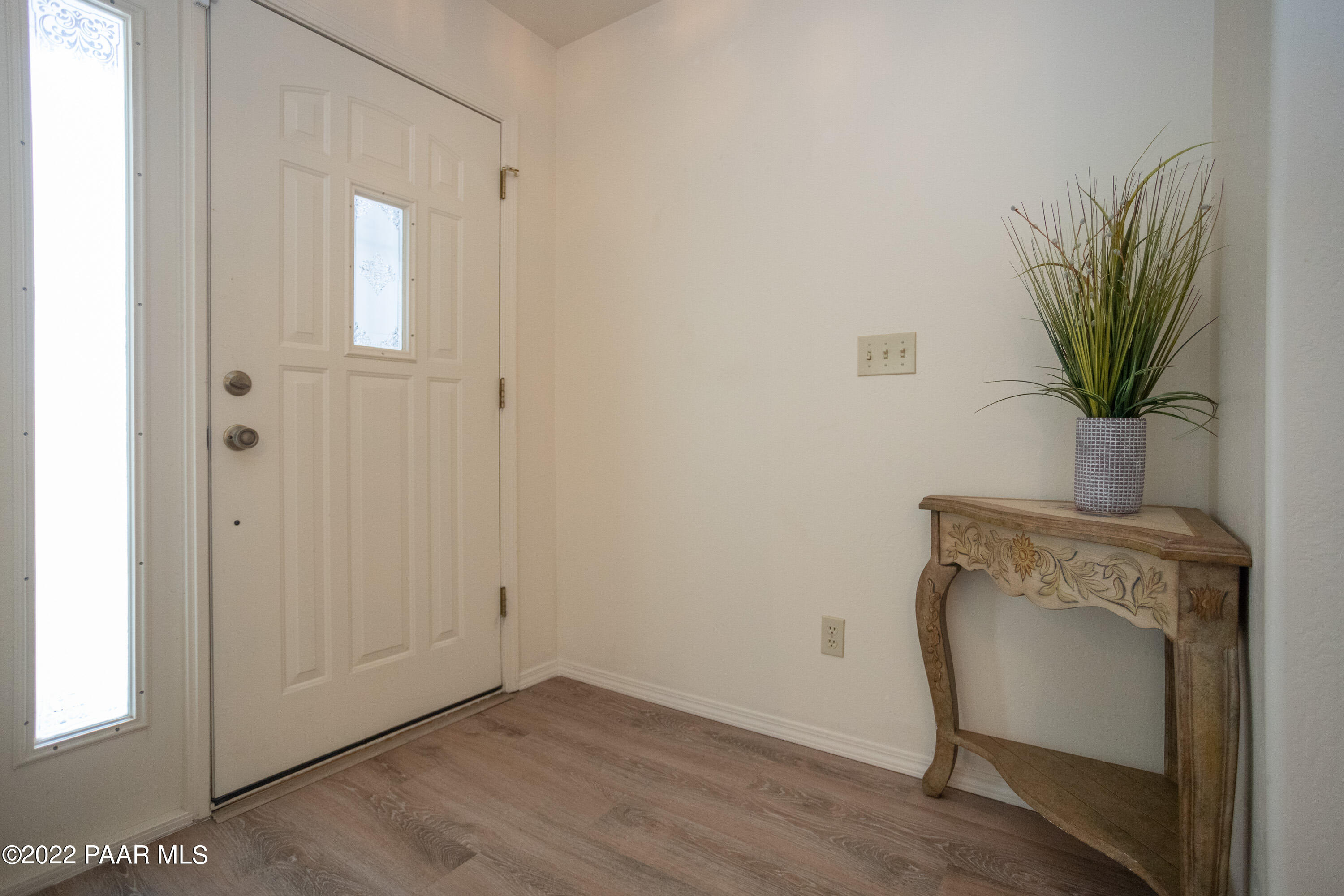 2734 College Heights Road Prescott, AZ 86301 - Photo 6 of 45 Foyer