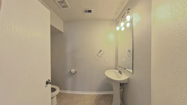 $2,400 | 2843 Maybrook Hollow Lane, Houston, TX 77047