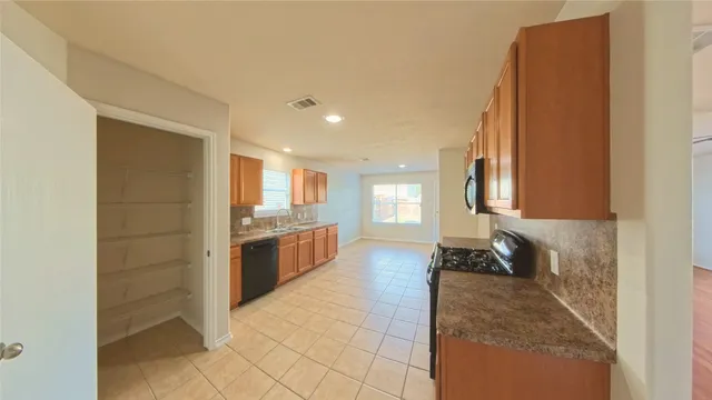 $2,400 | 2843 Maybrook Hollow Lane, Houston, TX 77047