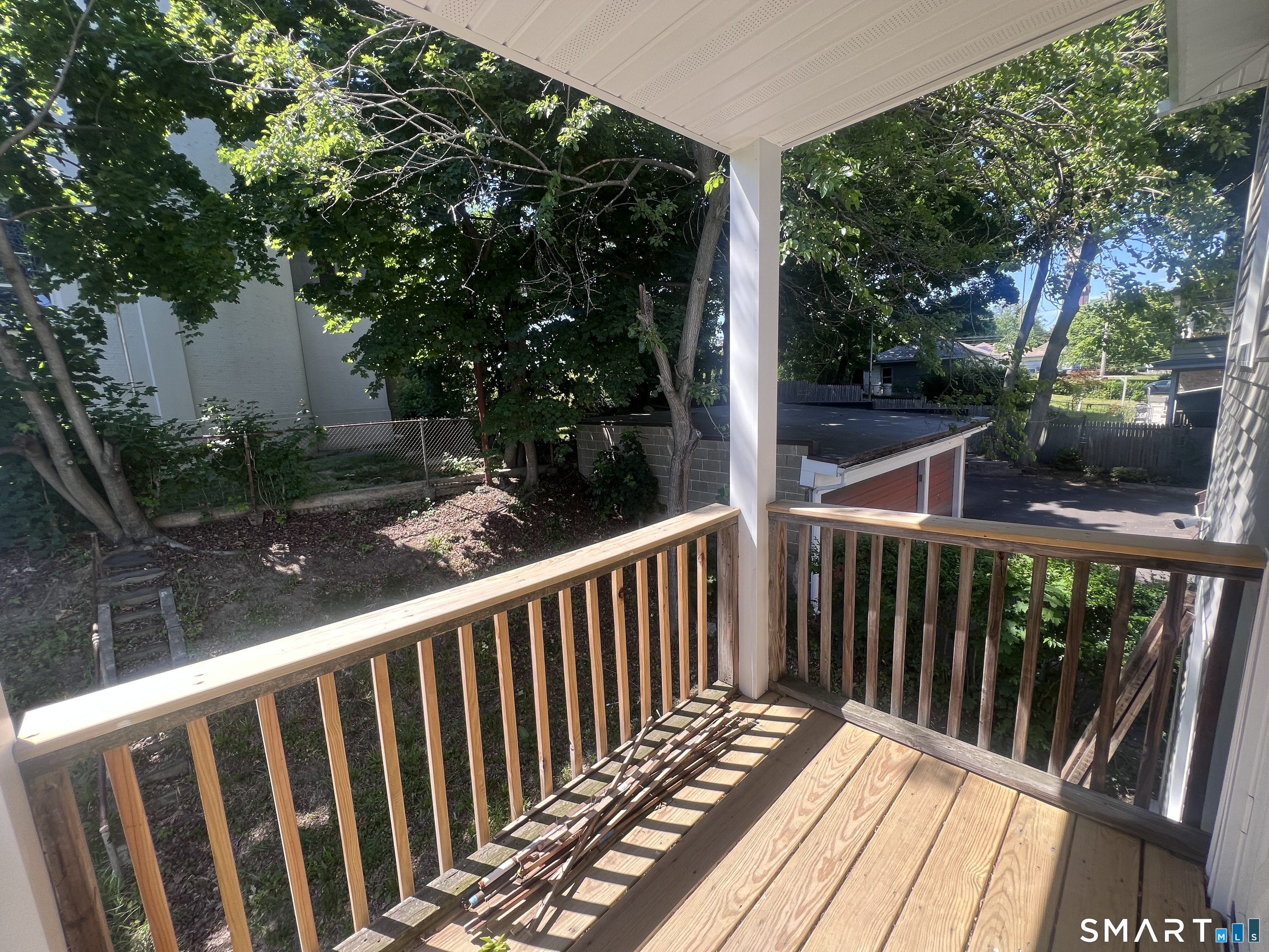 335 Ridgefield Avenue Bridgeport, CT 06610 - Photo 19 of 22 REAR BALCONY