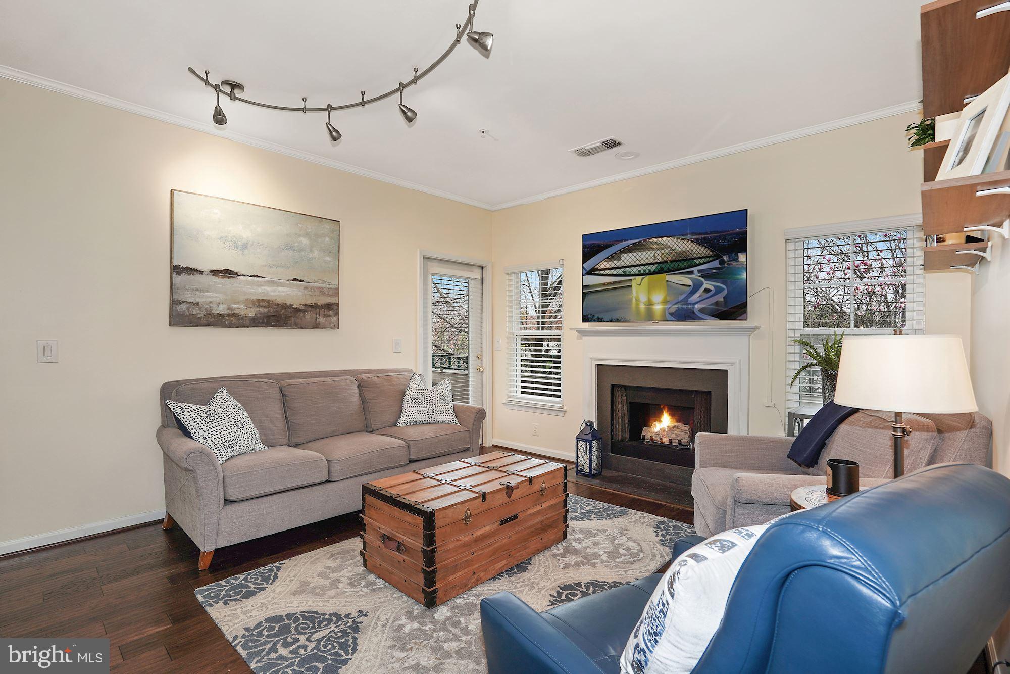 12016 Taliesin Place, Unit 26 Reston, VA 20190 - Photo 10 of 29 Lovong Room