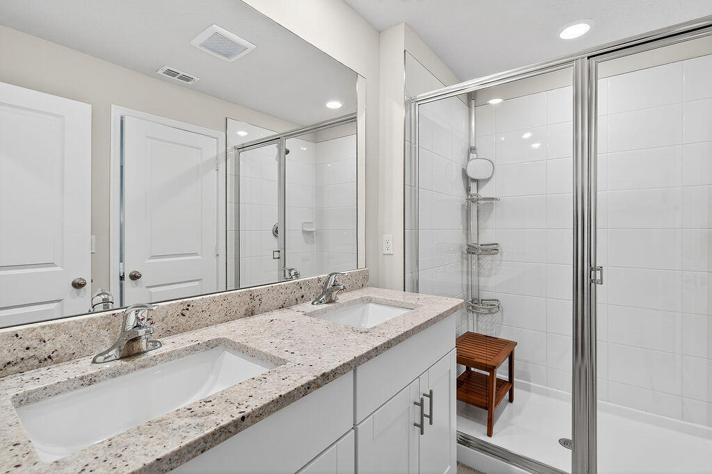 5696 Southeast Edgewater Circle Stuart, FL 34997 - Photo 13 of 29 Master Bath