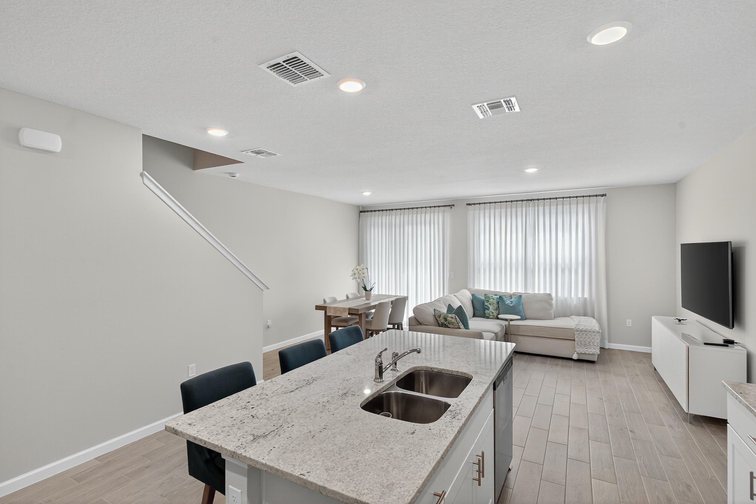 5696 Southeast Edgewater Circle Stuart, FL 34997 - Photo 27 of 29 Open floor plan