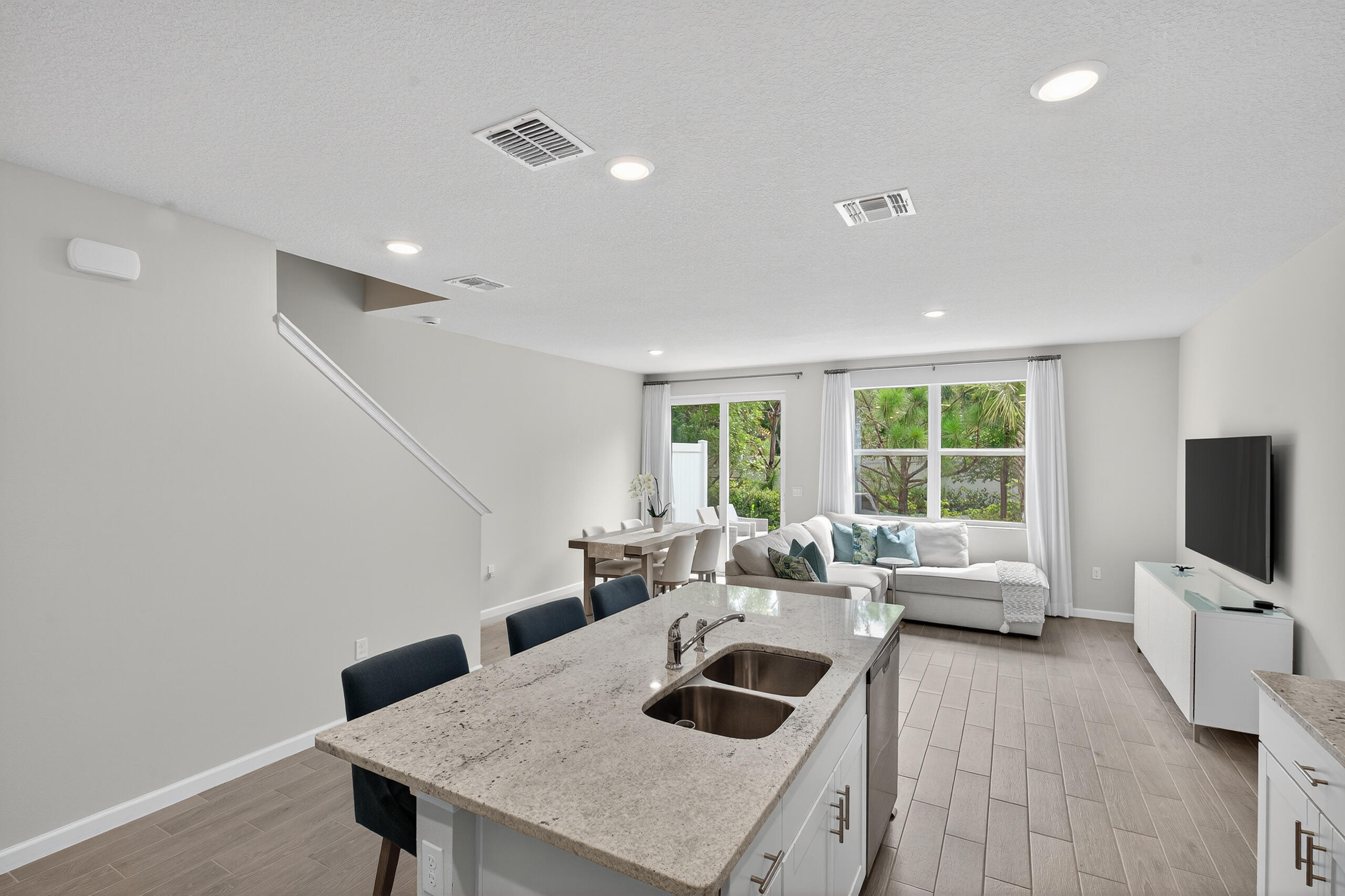 5696 Southeast Edgewater Circle Stuart, FL 34997 - Photo 28 of 29 Open floor plan