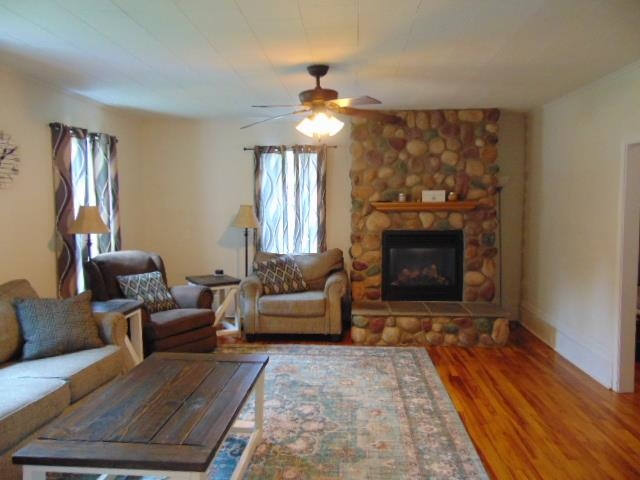 518 North Ithaca Street Ithaca, MI 48847 - Photo 9 of 42 1936790-4b96640a-099d-49c5-bbb1-01758a43055b.JPG