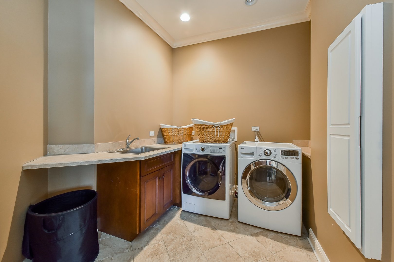 1025 East Hillside Road Naperville, IL 60540 - Photo 19 of 40