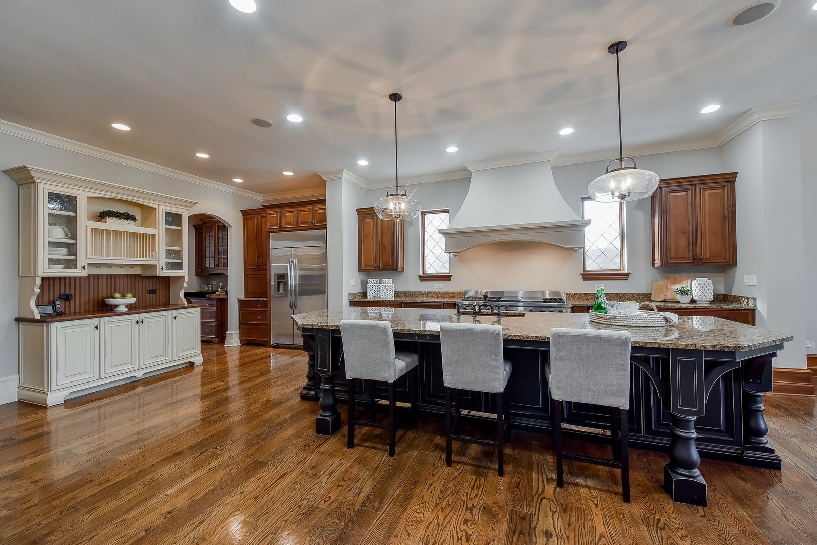 1025 East Hillside Road Naperville, IL 60540 - Photo 7 of 40