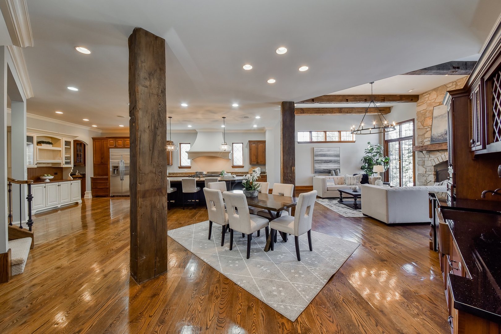 1025 East Hillside Road Naperville, IL 60540 - Photo 10 of 40