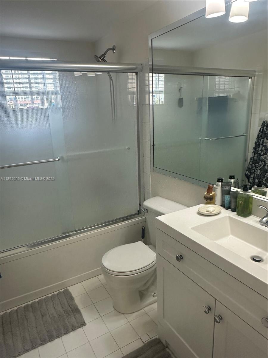 17125 North Bay Road, Unit 3402 Sunny Isles Beach, FL 33160 - Photo 5 of 13