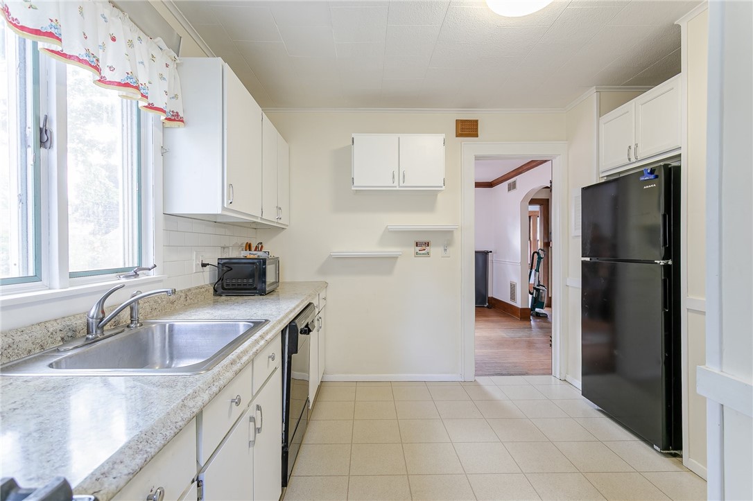 99 Wimbledon Road Irondequoit, NY 14617 - Photo 11 of 20