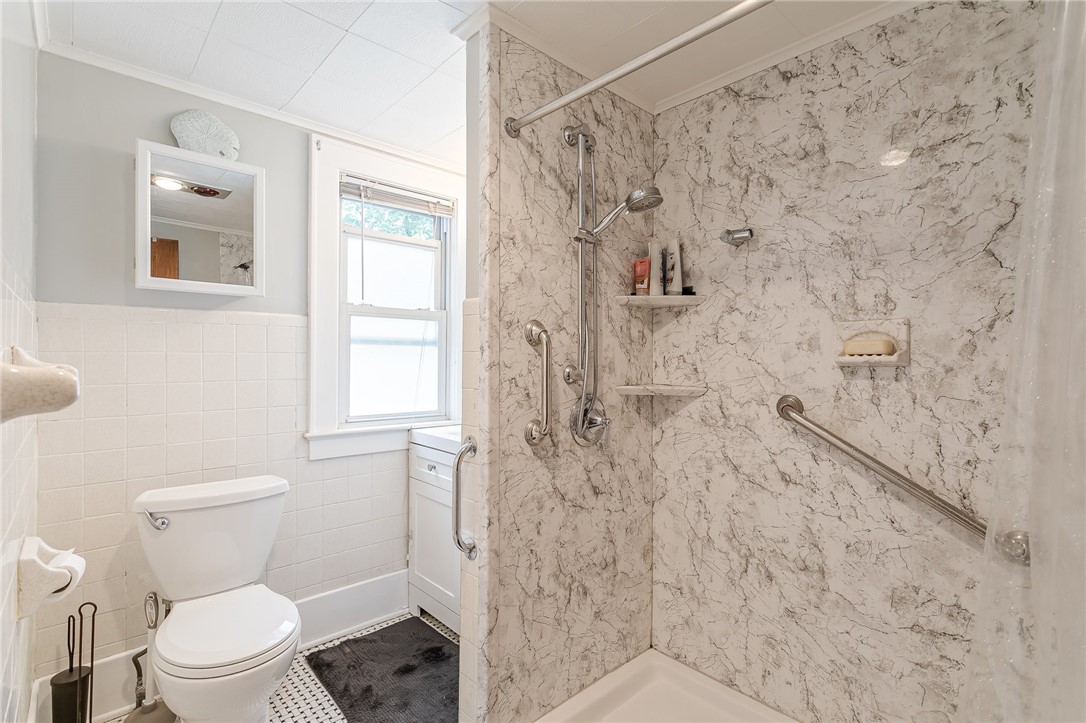 99 Wimbledon Road Irondequoit, NY 14617 - Photo 13 of 20