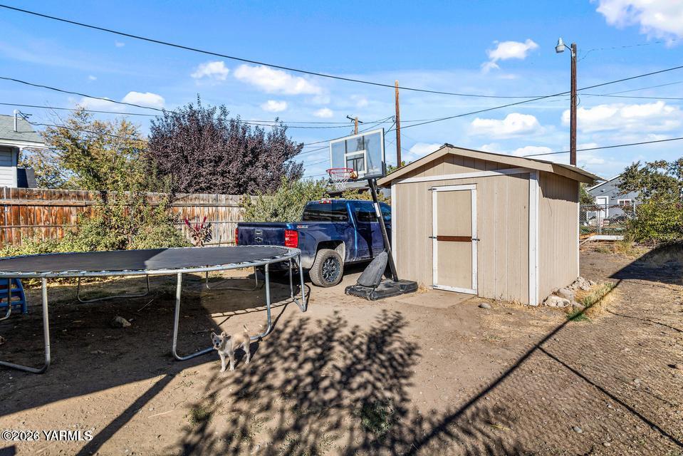 1215 Cherry Avenue Yakima, WA 98902 - Photo 15 of 17 1215 Cherry Ave.