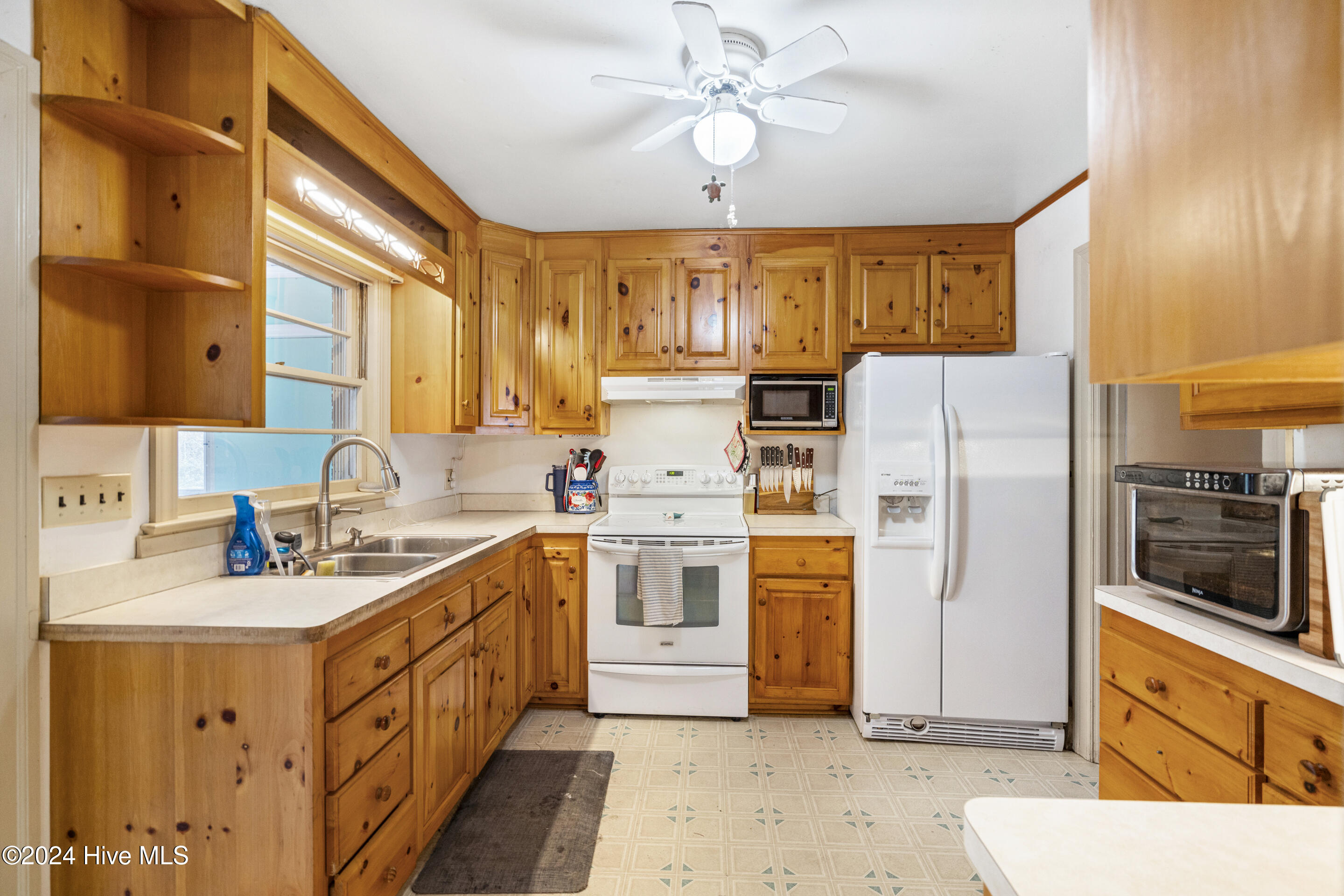 205 Church Road Havelock, NC 28532 - Photo 12 of 23 Kitchen 3