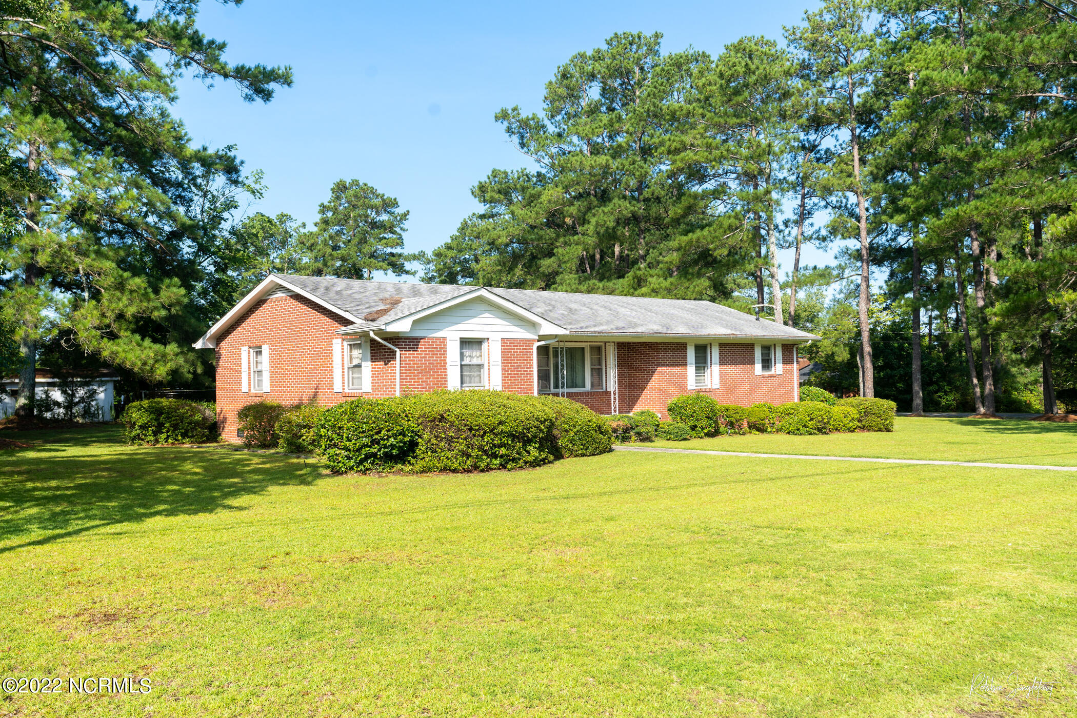 1004 Oak Avenue Rockingham, NC 28379 - Photo 3 of 34 D177C905-E180-41EB-8519-AAF678C515A8