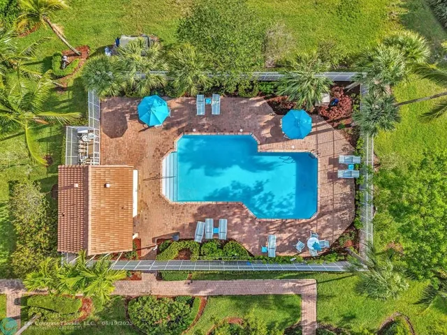 $407,000 | 753 Imperial Lake Road, Unit 753, West Palm Beach, FL 33413