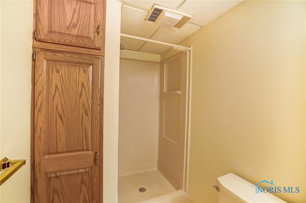 412 Eagle Point Road Rossford, OH 43460 - Photo 36 of 38 Gallery Image 36