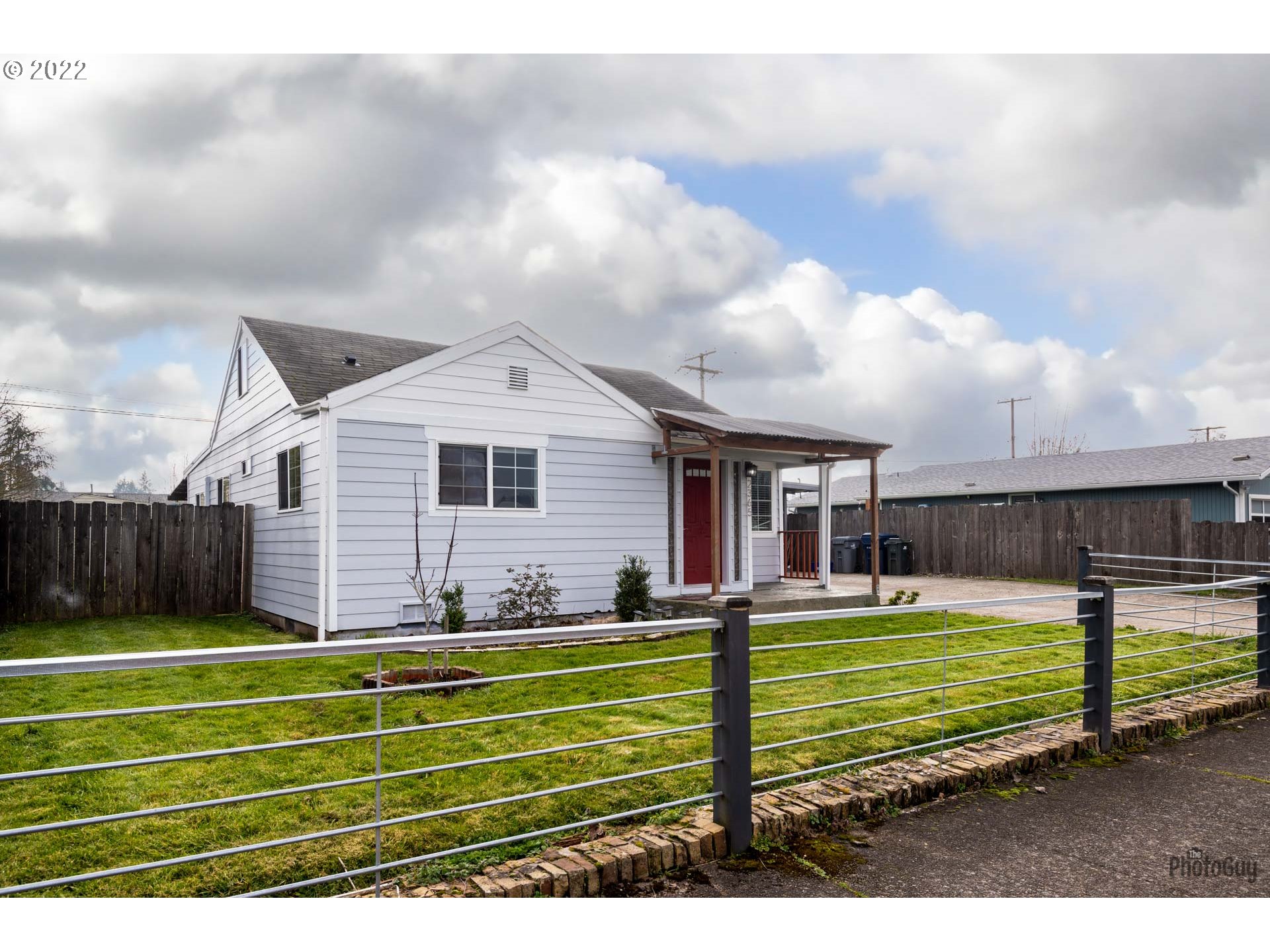2365 E Street Springfield, OR 97477 - Photo 2 of 26