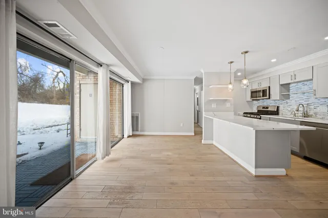 $297,000 | 12202 Braxfield Court, Unit 5, Rockville, MD 20852