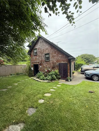 $2,200 | 141 Coggeshall Avenue, Newport, RI 02840